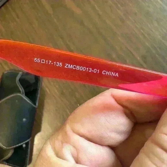 Colossein Sunglasses. Clear Face. Pink Arms And Pink Reflective Lenses. Case - Picture 4 of 10